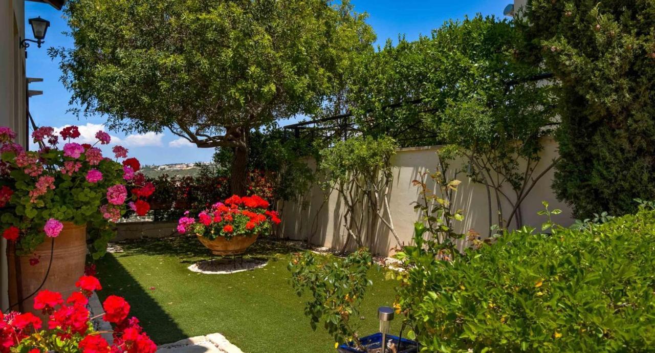 Fantastic Junior Villa Cz02 Salamis With Gorgeous Views, Aphrodite Hills Kouklia Exterior photo